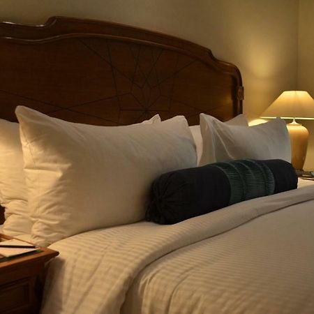 The Lalit Traveller- Airport Hotel Джайпур Екстериор снимка