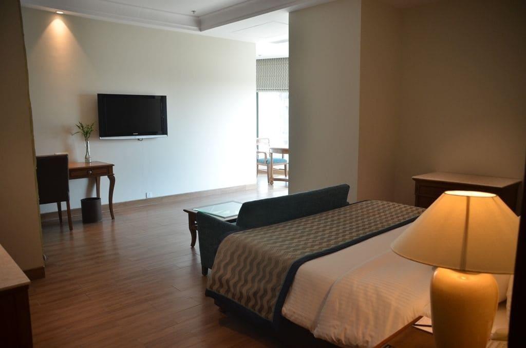 The Lalit Traveller- Airport Hotel Джайпур Екстериор снимка