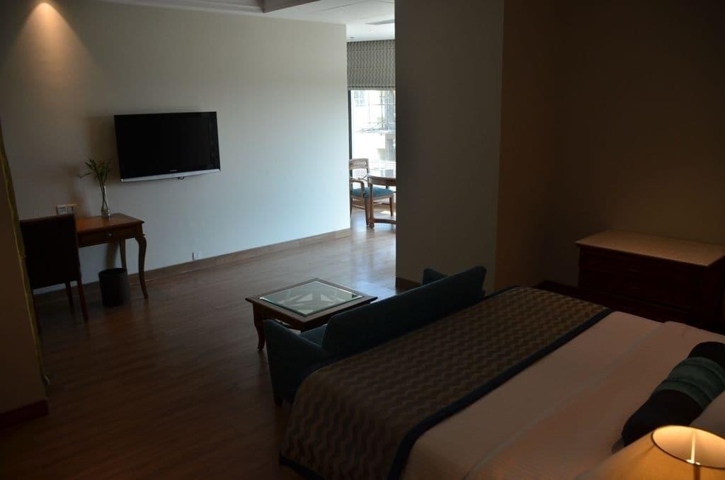 The Lalit Traveller- Airport Hotel Джайпур Екстериор снимка