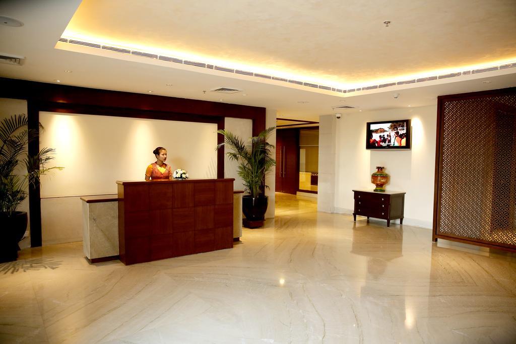 The Lalit Traveller- Airport Hotel Джайпур Екстериор снимка